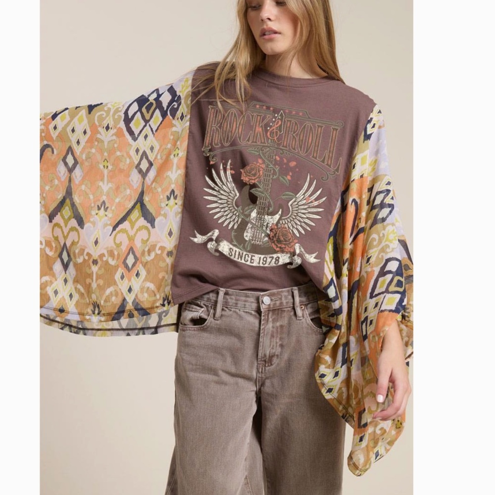 🌼 Rock & Roll “ Rhonda “ Rock and Roll Bat wing Top 89